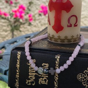 Rosario de pulsera de piedra semipreciosa.